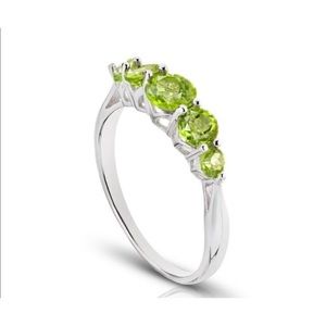 STERLING SILVER PERIDOT RING